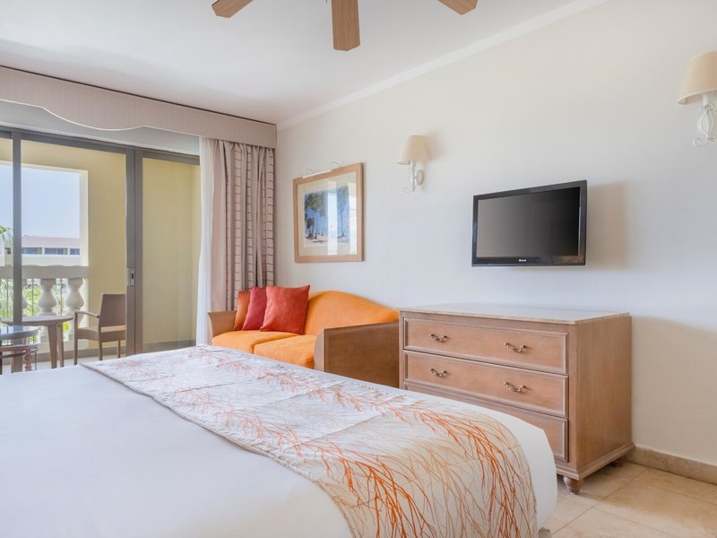 Iberostar Rose Hall Beach 29