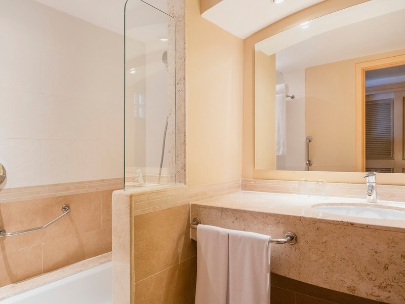 Iberostar Rose Hall Beach 35