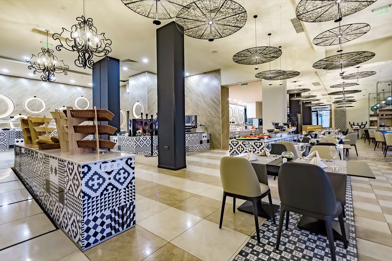 Barcelo Royal Beach 8