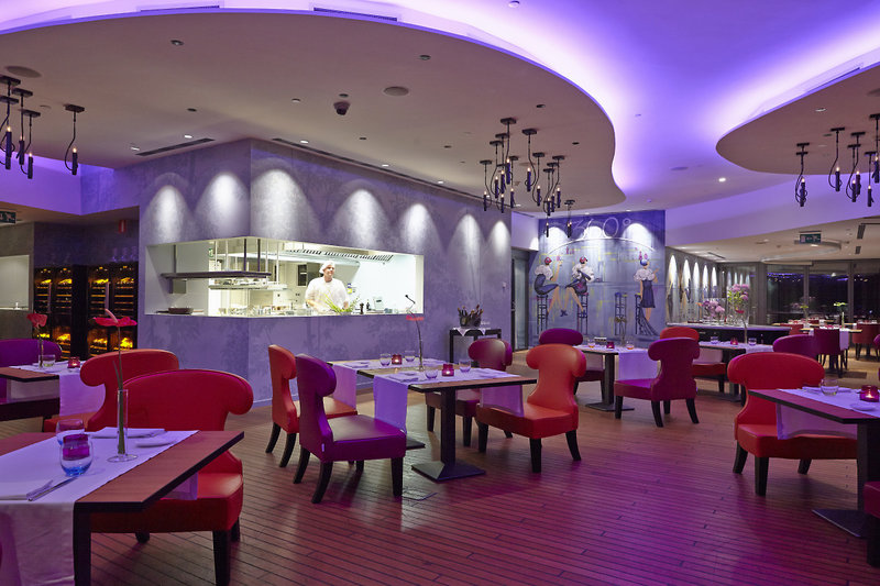 Bohemia Suites & Spa 8