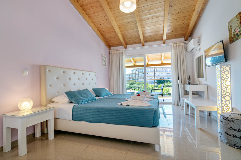 Palapart Gikas Studios & Suites 8