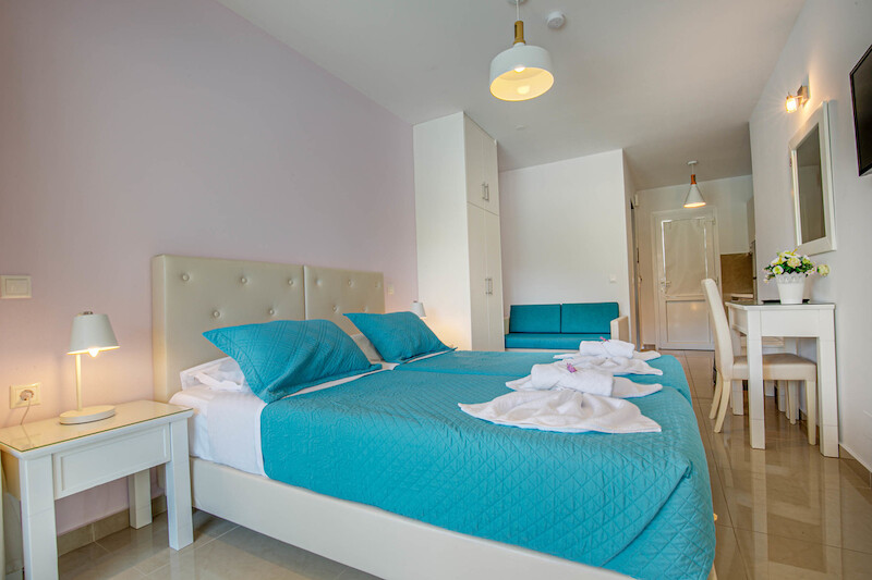 Palapart Gikas Studios & Suites 9