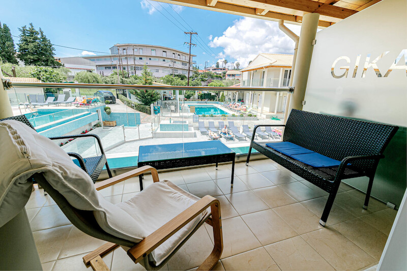 Palapart Gikas Studios & Suites 10