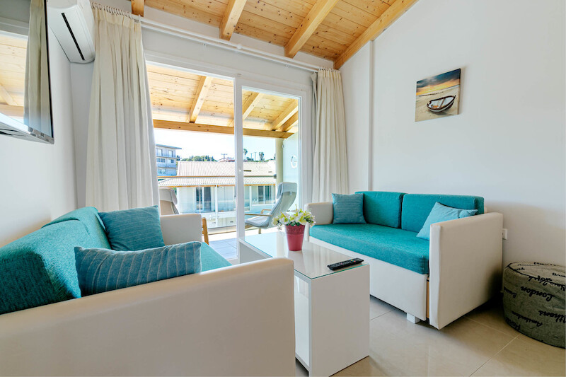 Palapart Gikas Studios & Suites 13