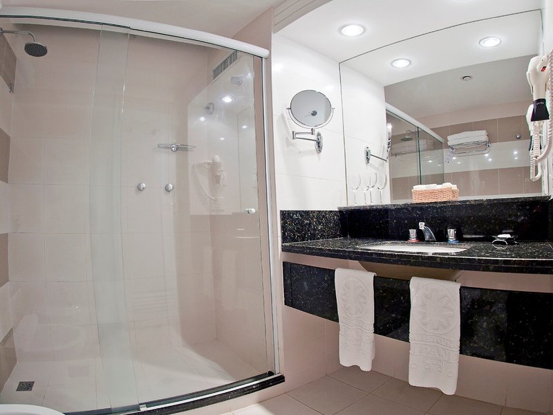 Best Western Plus Sol Ipanema 48 - Bathroom Example