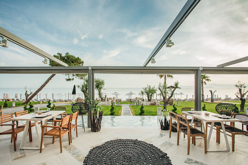 Blue Carpet Luxury Suites 3