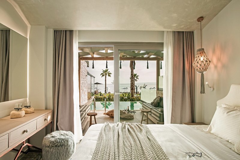 Blue Carpet Luxury Suites 2