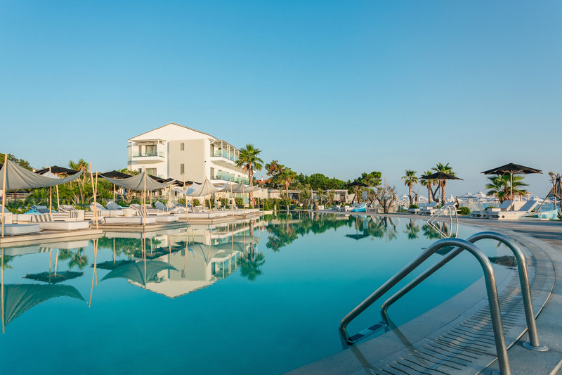 Blue Carpet Luxury Suites 1