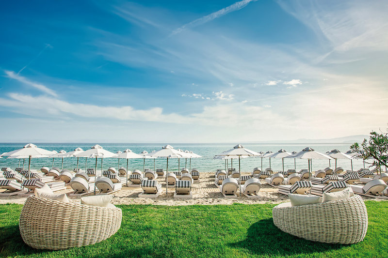 Blue Carpet Luxury Suites 15