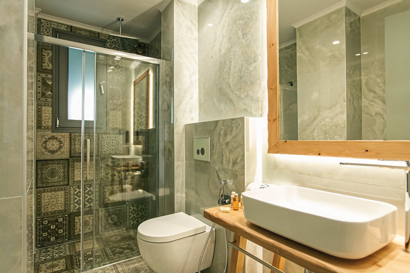 Blue Carpet Luxury Suites 19