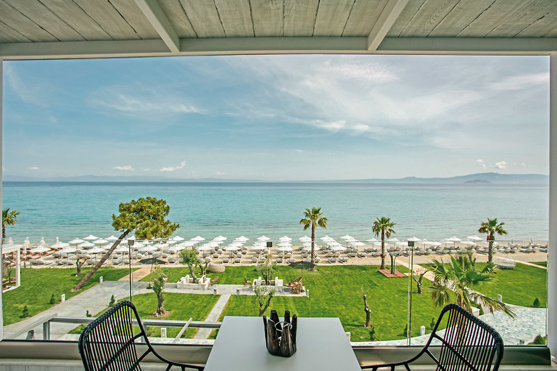 Blue Carpet Luxury Suites 20