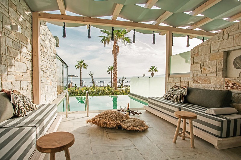 Blue Carpet Luxury Suites 23