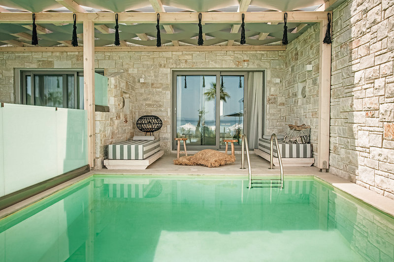 Blue Carpet Luxury Suites 24