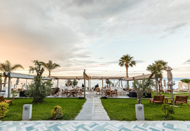 Blue Carpet Luxury Suites 9