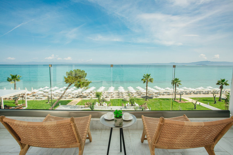 Blue Carpet Luxury Suites 16