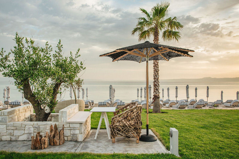 Blue Carpet Luxury Suites 8