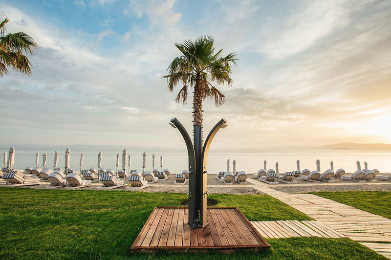 Blue Carpet Luxury Suites 10