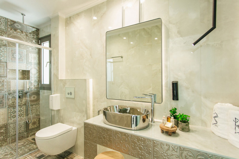 Blue Carpet Luxury Suites 17