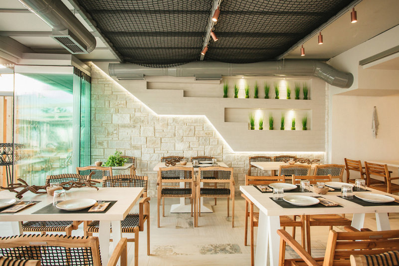 Blue Carpet Luxury Suites 18