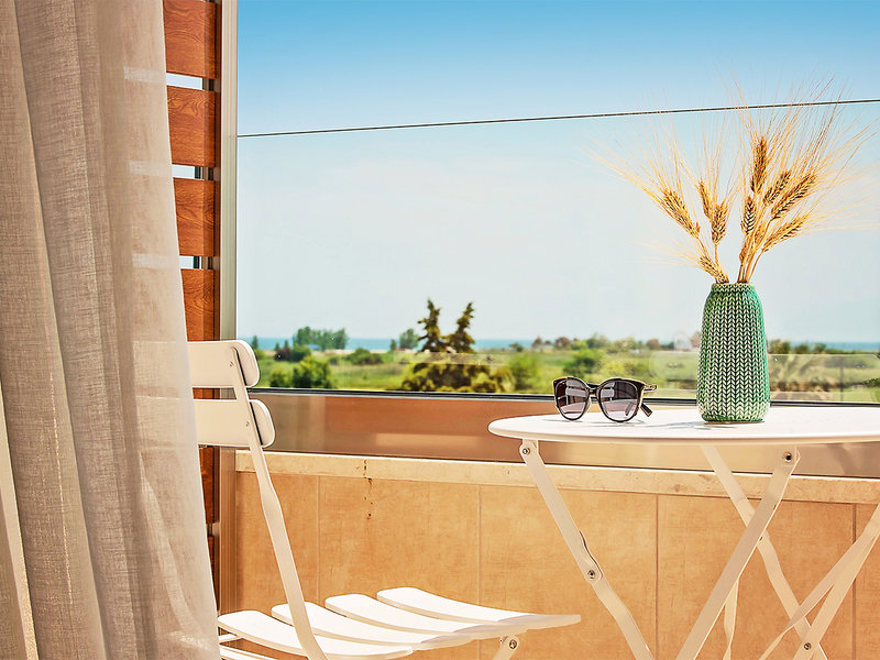 Mythic Summer Hotel  6