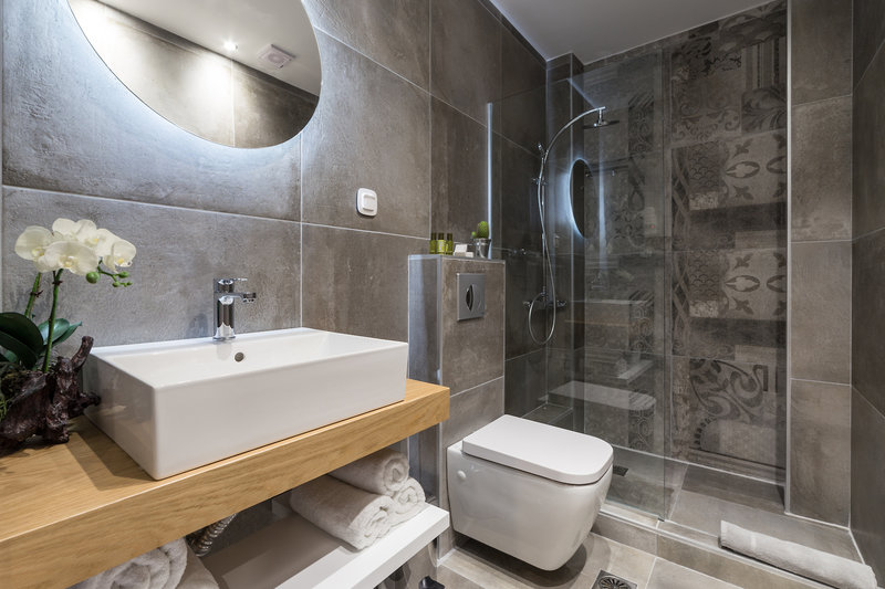 Mythic Summer Hotel  10