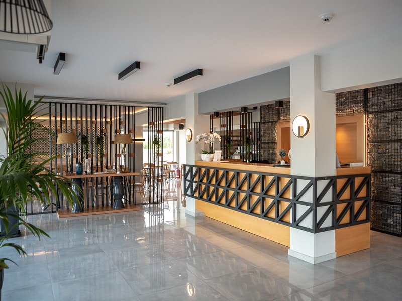 Mythic Summer Hotel  14