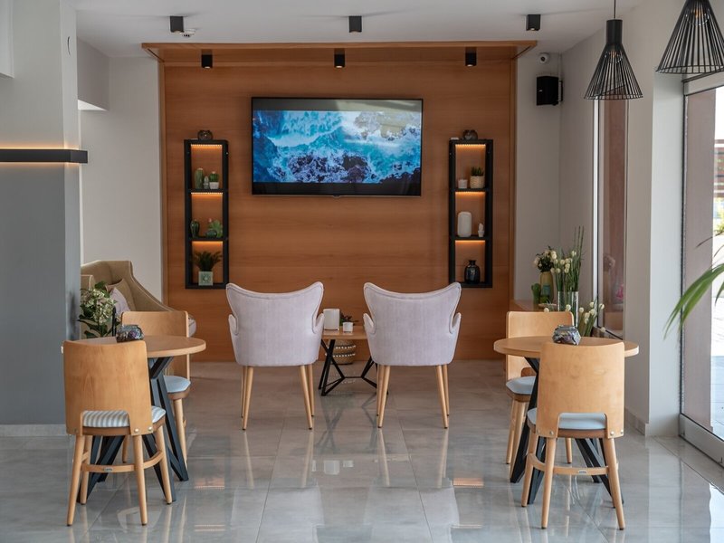Mythic Summer Hotel  20