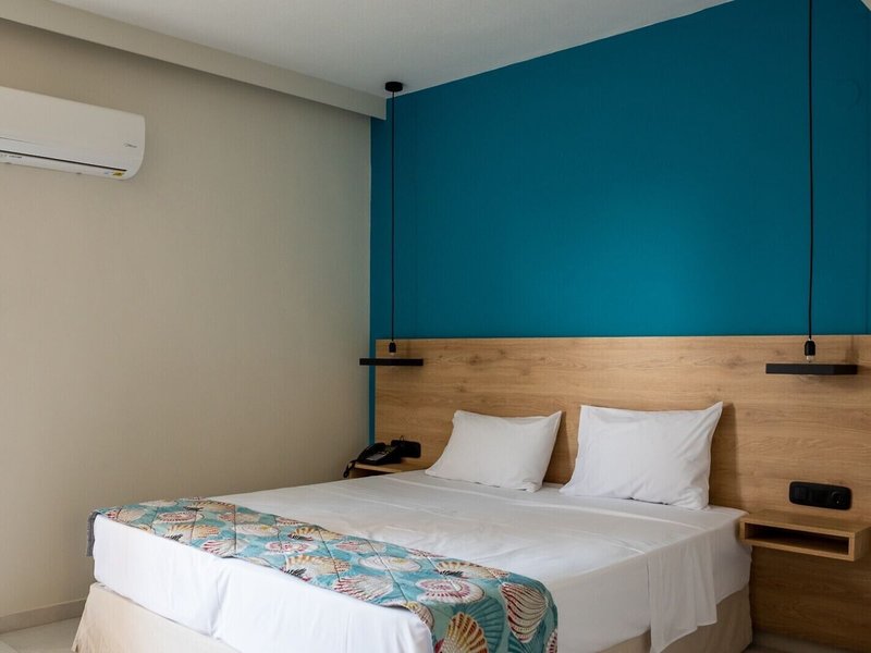 Mythic Summer Hotel  36