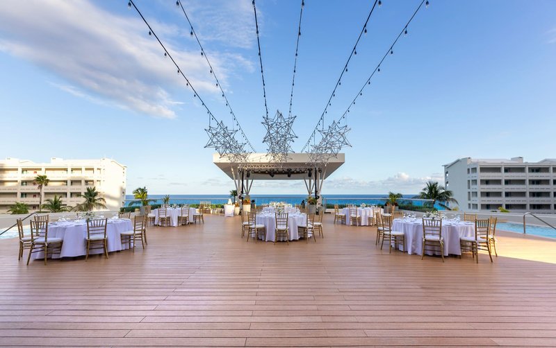 Hilton Cancun Mar Caribe All-Inclusive Resort 8