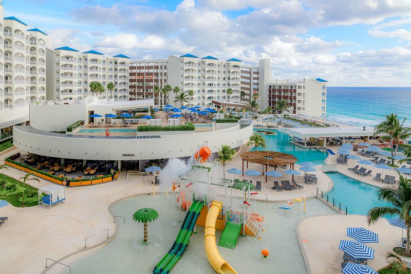 Hilton Cancun Mar Caribe All-Inclusive Resort 9