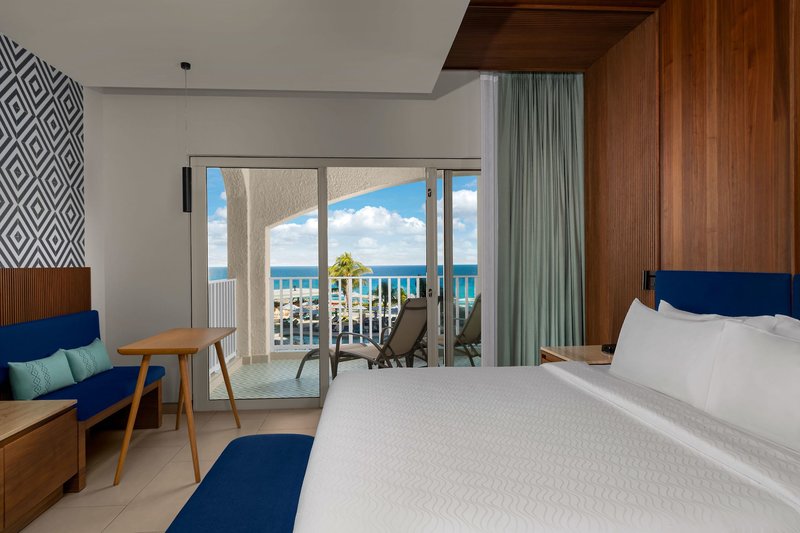 Hilton Cancun Mar Caribe All-Inclusive Resort 12