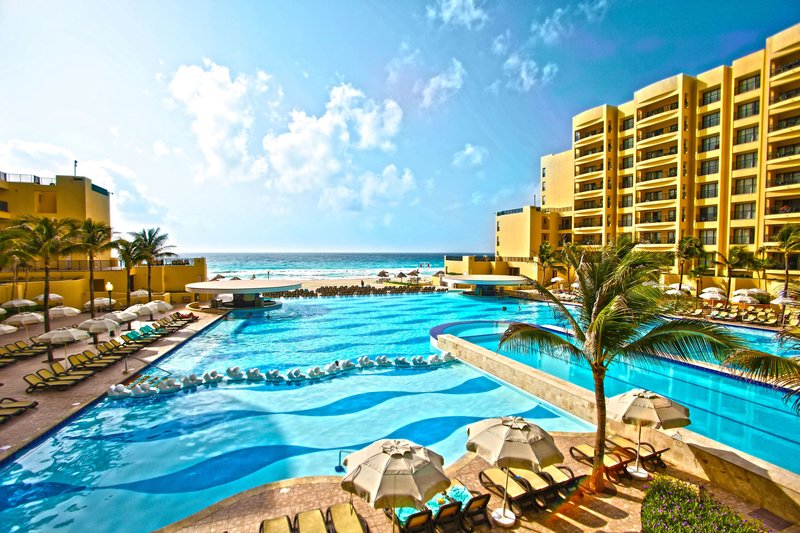 Hilton Cancun Mar Caribe All-Inclusive Resort 1