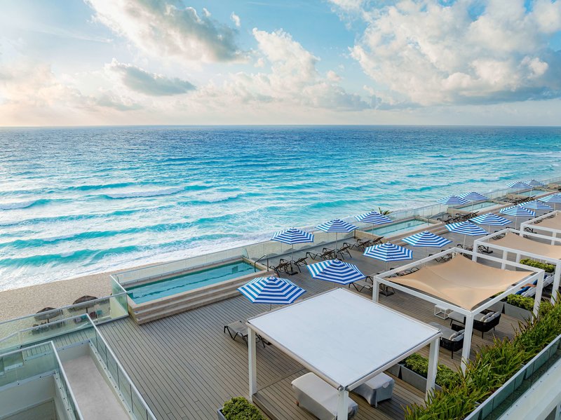 Hilton Cancun Mar Caribe All-Inclusive Resort 18
