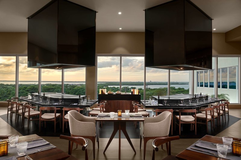 Hilton Cancun Mar Caribe All-Inclusive Resort 55