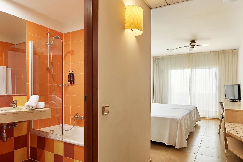 Senator Cabo de Gata 1 - Bathroom Example
