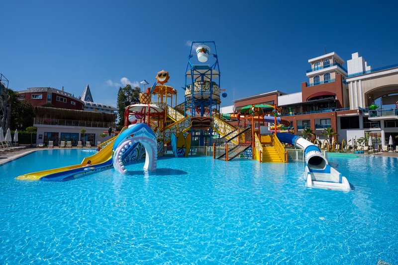 Club Aqua Plaza 22