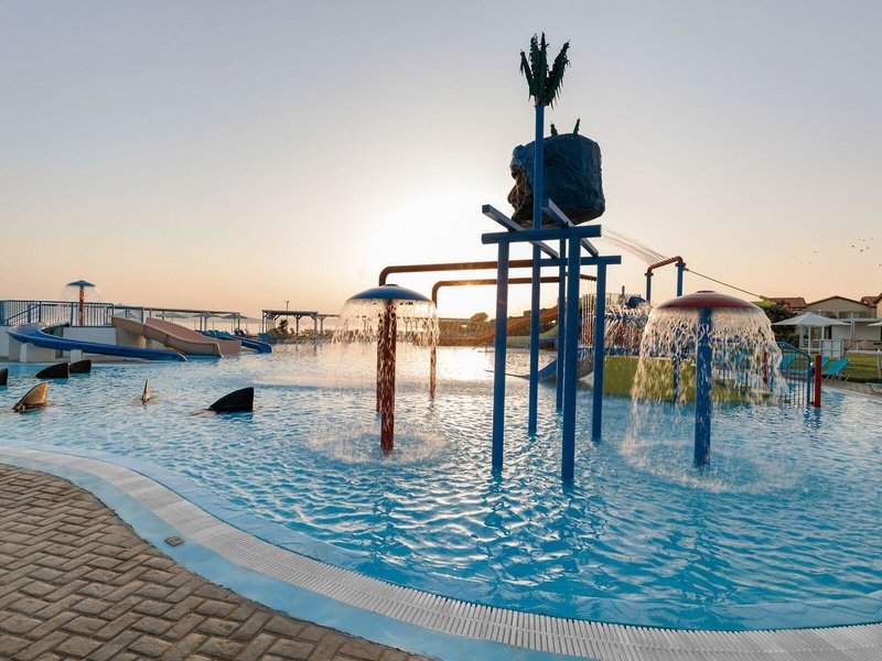 White Olive Marine Aquapark 7