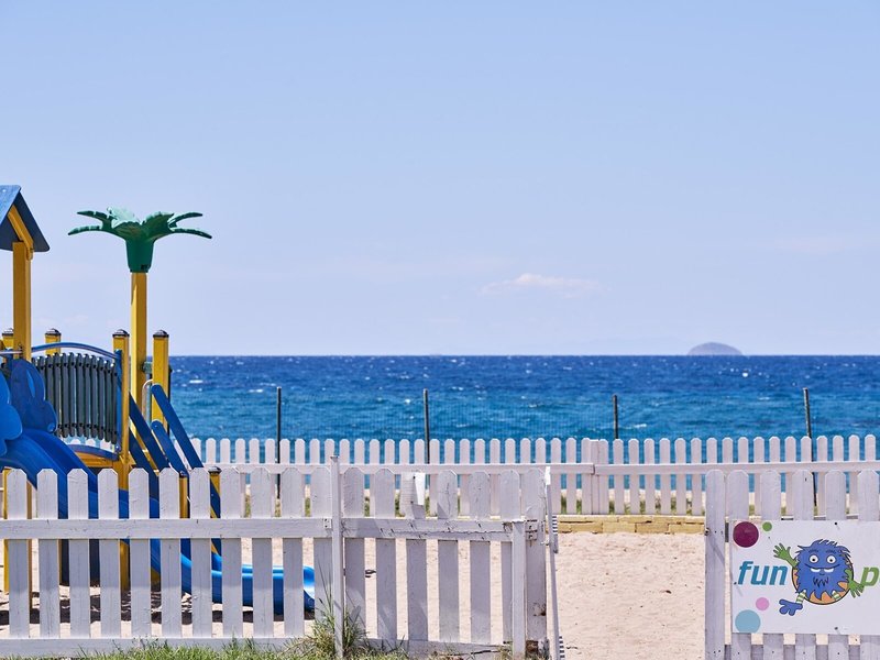 White Olive Marine Aquapark 37
