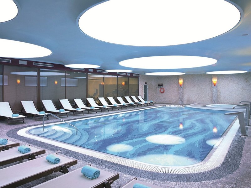 Ramada Attica Riviera 10