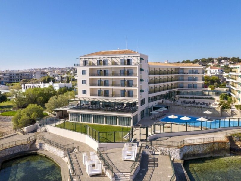 Ramada Attica Riviera 12