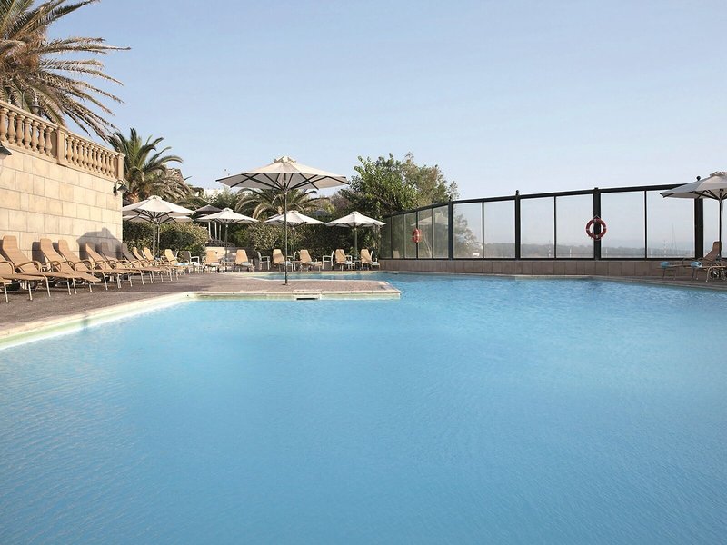 Ramada Attica Riviera 16