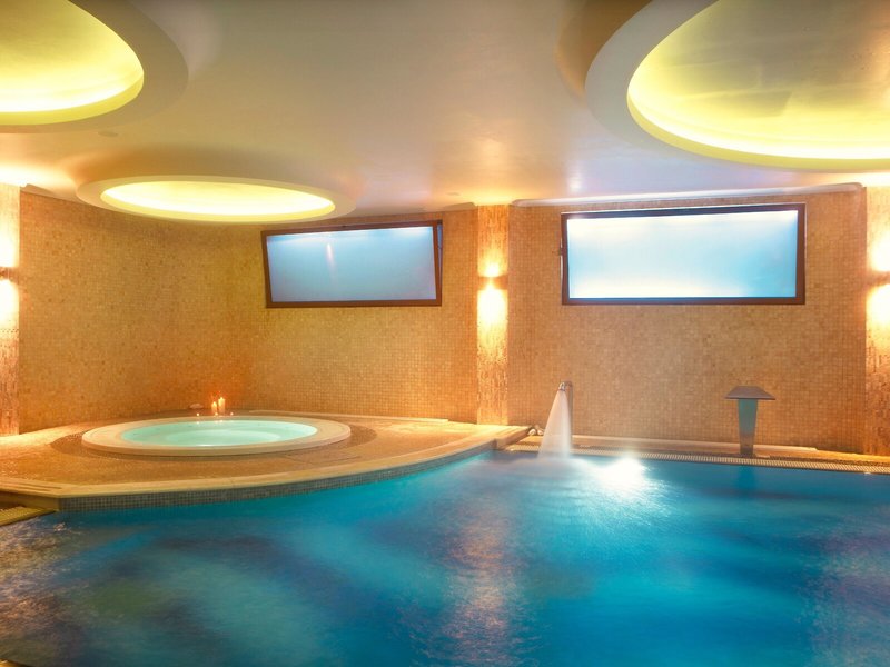 Ramada Attica Riviera 18