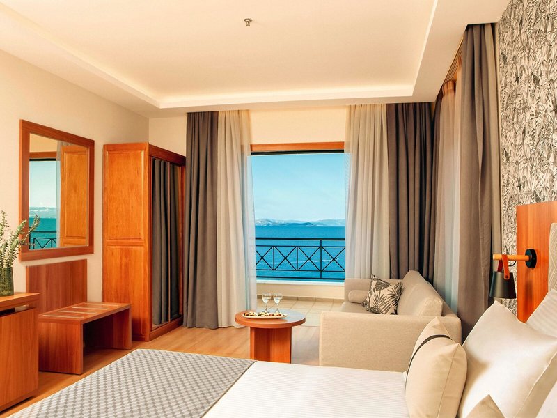 Ramada Attica Riviera 43