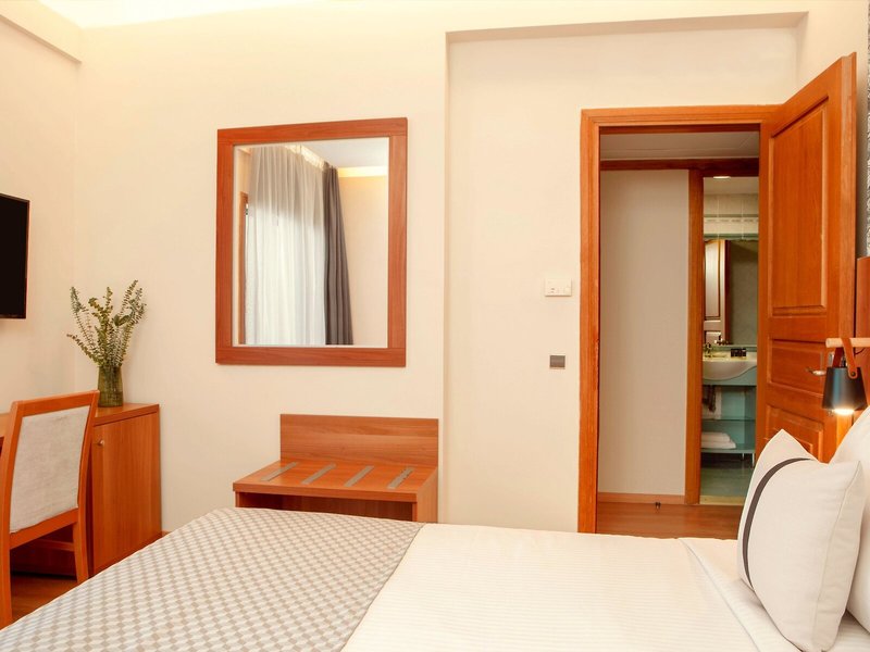 Ramada Attica Riviera 45