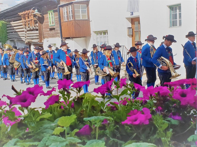 Schwarzer Adler & Gästehäuser 32
