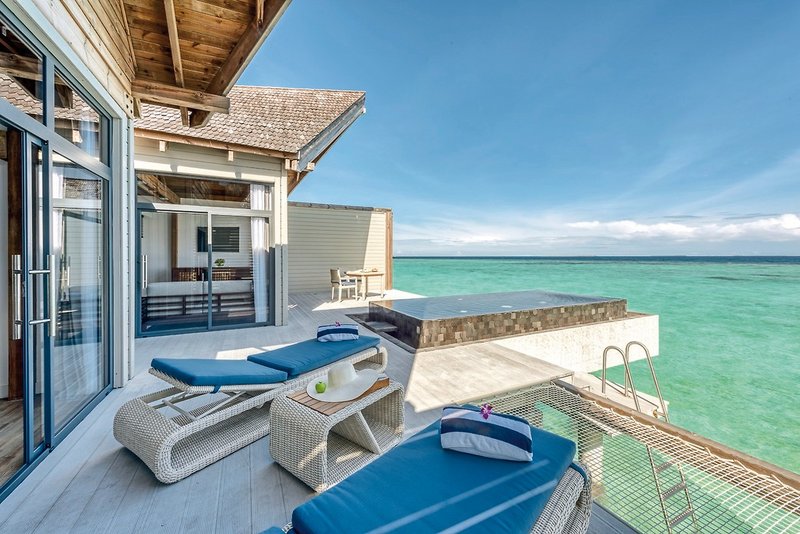 Kuredhivaru Resort and Spa Maldives 13