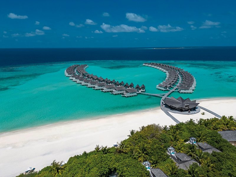 Kuredhivaru Resort and Spa Maldives 16