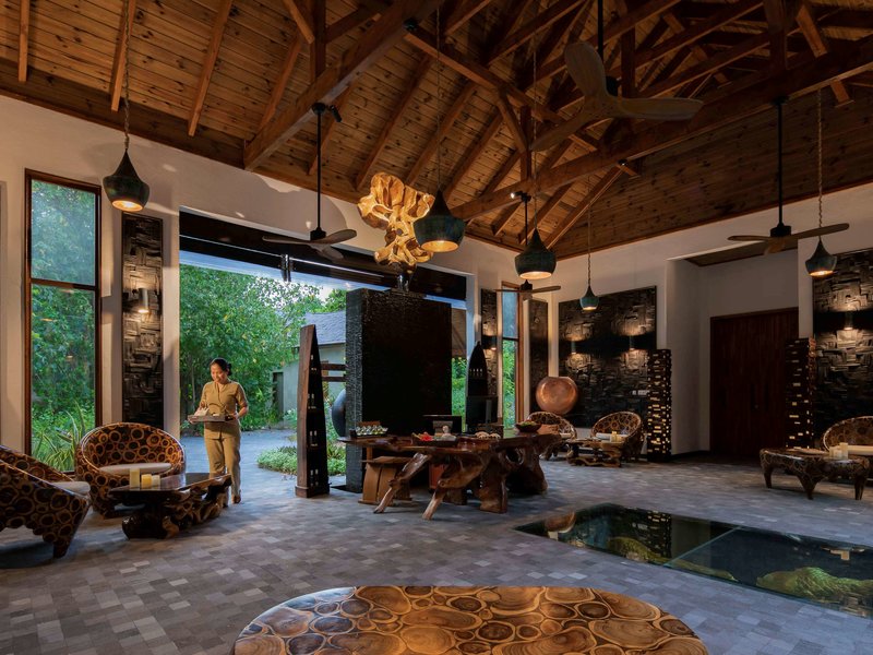 Kuredhivaru Resort and Spa Maldives 16