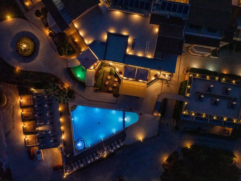 Belvedere Luxury Suites 10