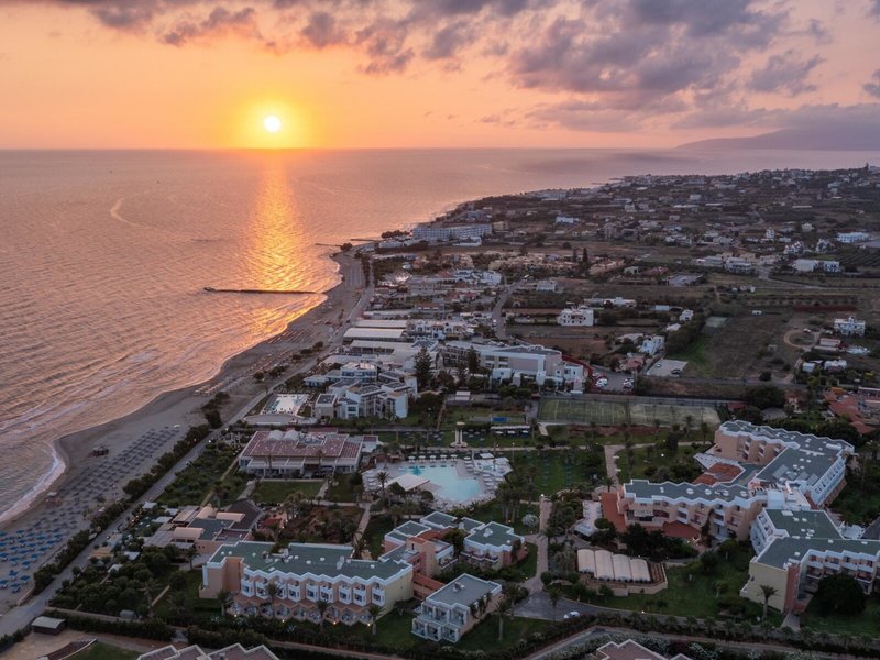 Anissa Beach & Village 7